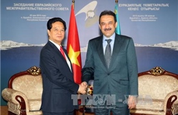 Thủ tướng Nguyễn Tấn Dũng gặp Thủ tướng Kazakhstan, Kyrgyzstan 